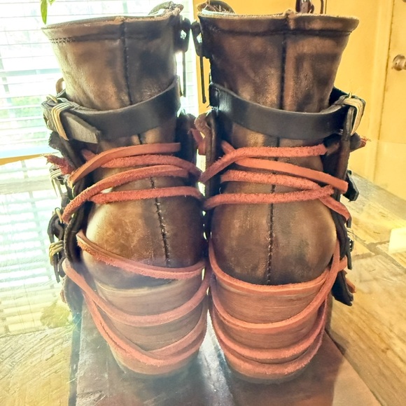 FREEBIRD by Steven Crue Women’s Black Distressed Leather Ankle Bootie Boots 8 - Picture 8 of 10